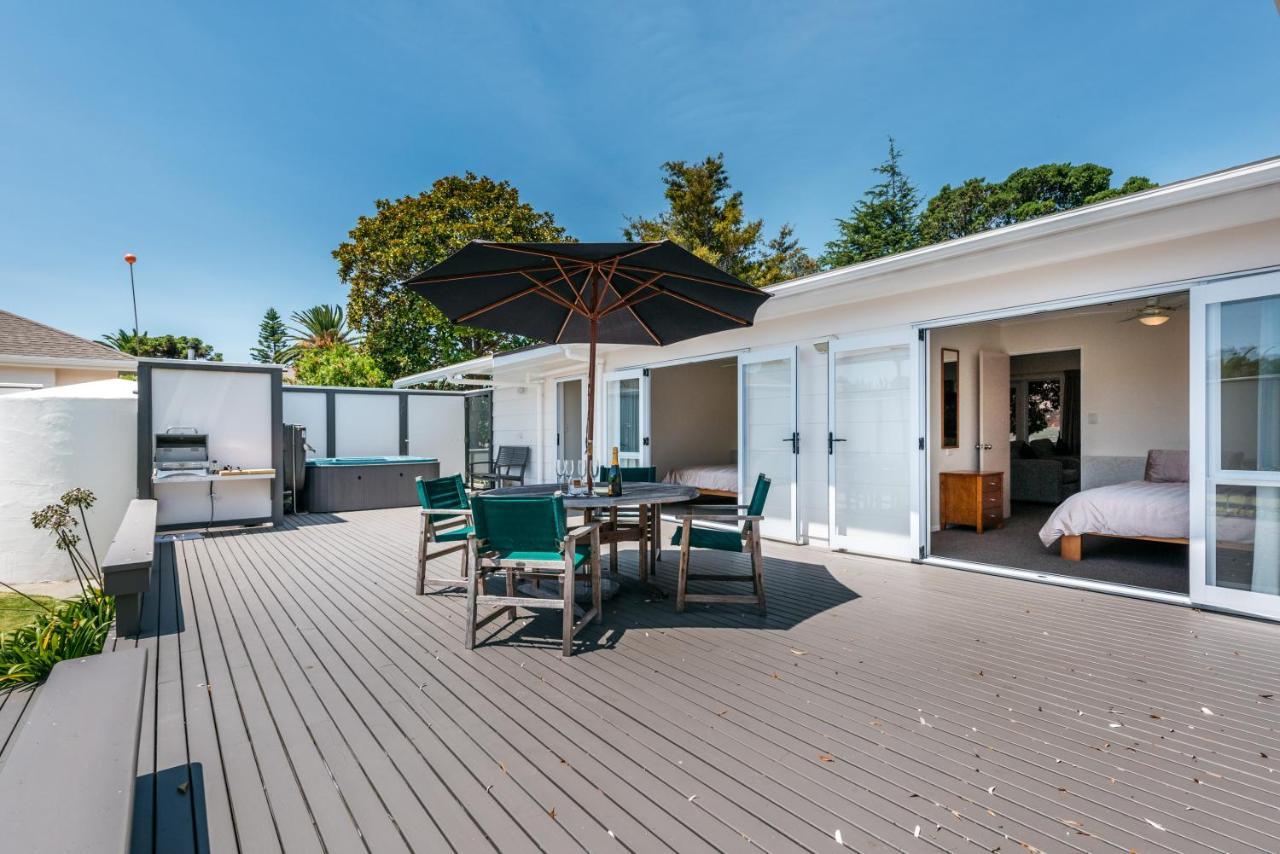 Number Six - Oneroa Holiday Home Eksteriør billede